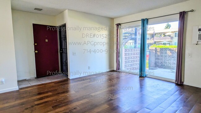 Photo - 1850 W Greenleaf Ave