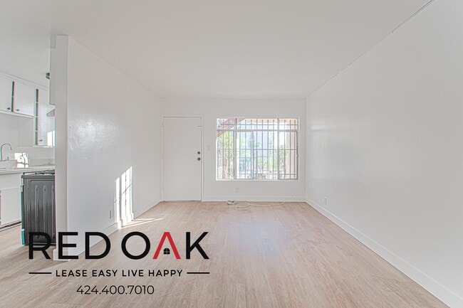 Building Photo - 919 S Lake St Unit 4