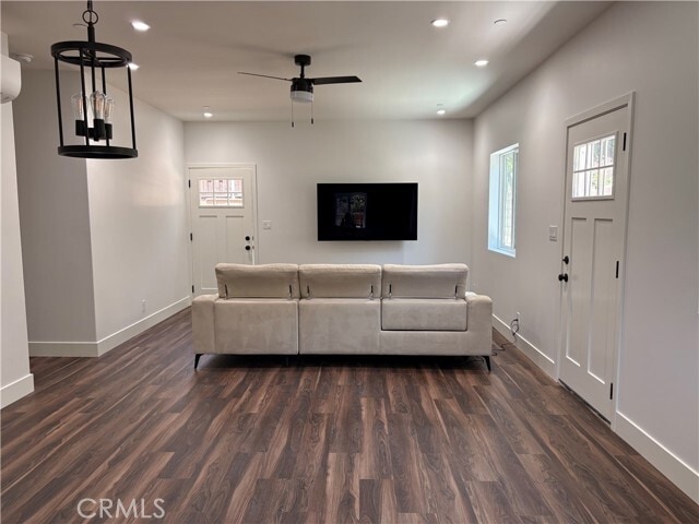Photo - 7128 McLennan Ave