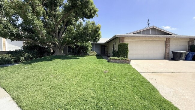 Building Photo - 1705 Catalpa Ave