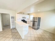 Photo - 515 N Ditmar St