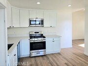 Photo - 1356 E 94th St Townhome