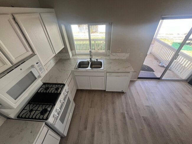 Photo - 14864 Spinnaker Ln