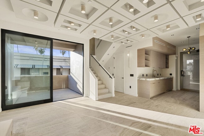 Building Photo - 1021 N Ogden Dr Unit PH 7