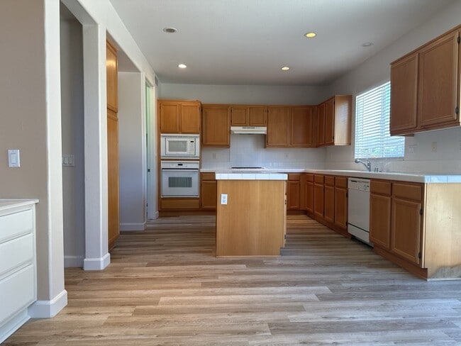 Photo - 3 Bedroom 2.5 Bath Home in Moreno Valley CA With Massive Backyard and Bonus Studio / Room in Gara...