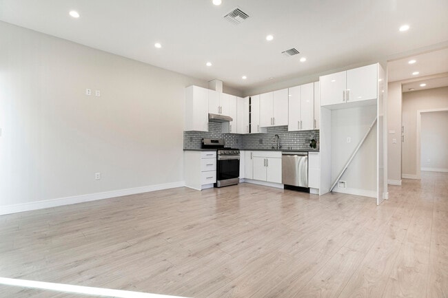 Photo - 9156 Morehart Ave