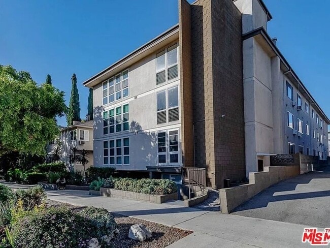 Photo - 1833 Normandie Ave