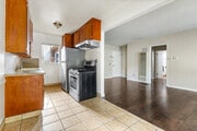 Photo - 320 E Del Mar Blvd Apartments