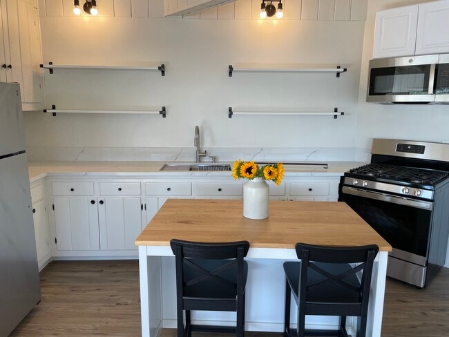 Building Photo - 1947 Caddington Dr Rental