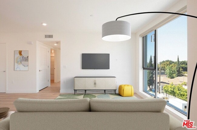 Photo - 1126 Cornwell St Unit 109