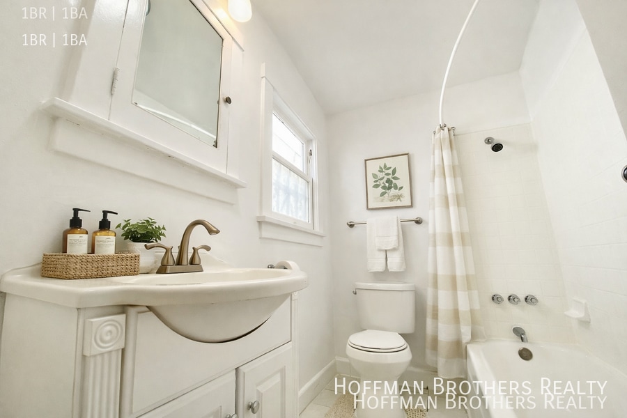 Photo - 5414 1/2 Fountain Ave