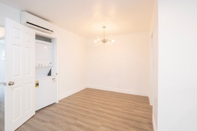 Photo - 1043 N Genesee Ave