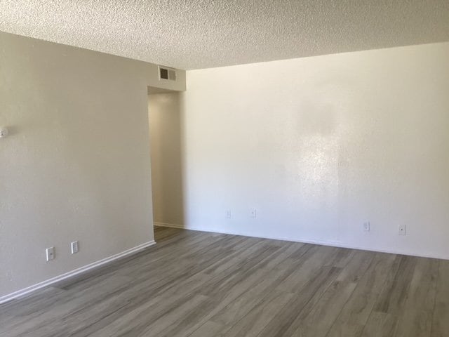 Photo - "Charming 1-Bedroom Retreat with 800 Sq Ft of Comfort in Lancaster!" Unit 14