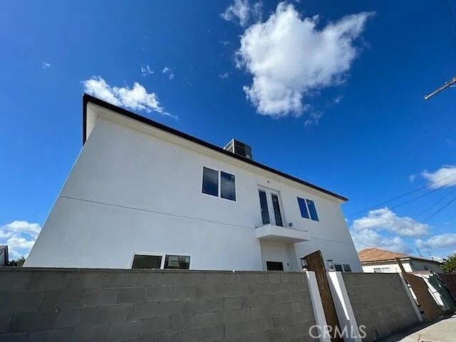 Building Photo - 9156 Morehart Ave