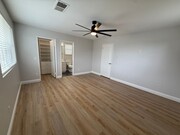 Photo - Spacious 6 bedroom 6 bathroom house in cov...