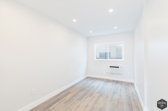 Photo - 3872 Bentley Ave Unit B