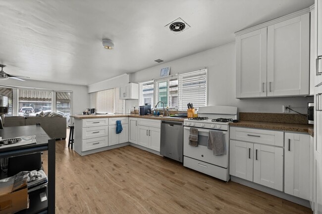 Photo - 6180-6182 Mary Ln Dr