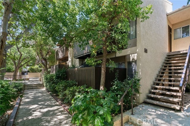 Building Photo - 18350 Hatteras St Unit 267