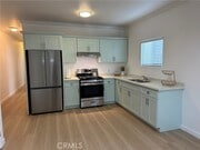 Photo - 956 E 43rd St