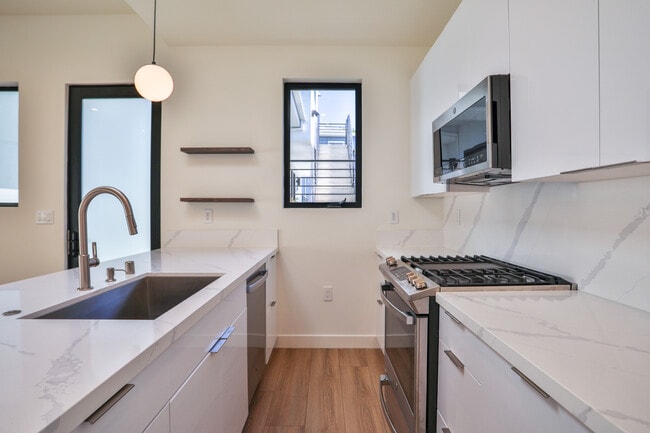 Photo - 1230 Stanford St