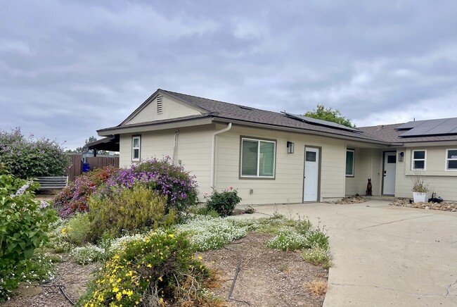 Building Photo - 9556 Cecilwood Dr