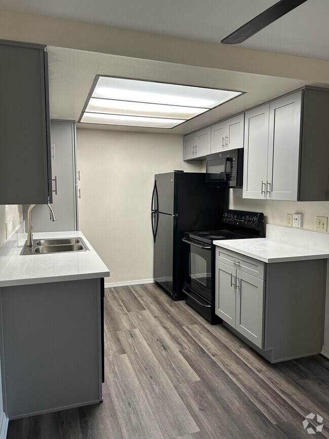 Building Photo - 10272 Black Mountain Rd Unit 160 Rental