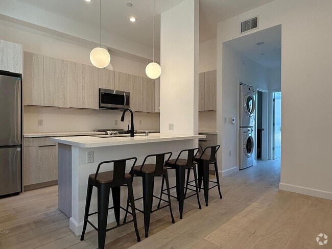 Building Photo - 1244 Innes Ave Unit B Rental