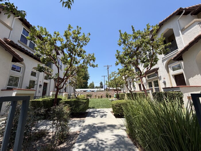 Photo - Beautiful Village Walk Townhome in the Heart of Claremont Village