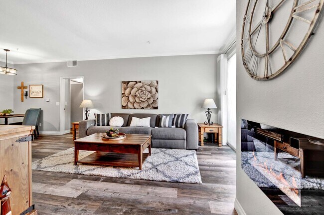 Photo - 13133 Le Parc Unit #601