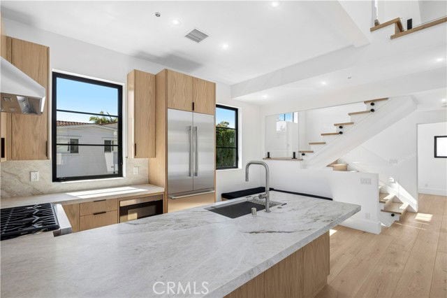 Photo - 700 Breakers Dr