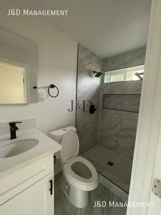 Photo - 4253 College Ave