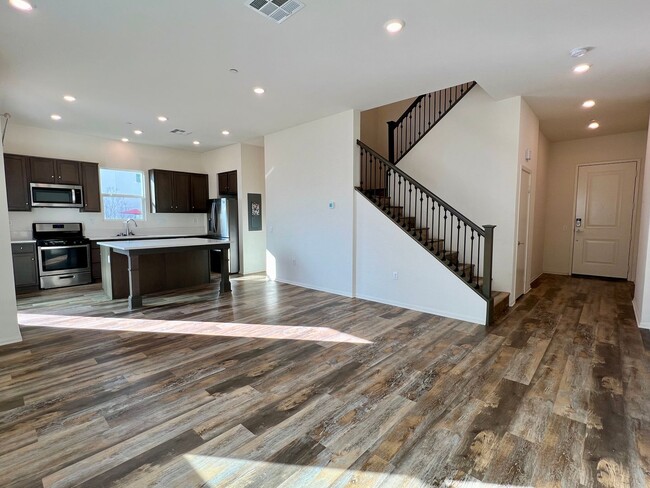 Luxury Living at Suwerte 2 Bedroom 2.5 Bat... - Luxury Living at Suwerte 2 Bedroom 2.5 Bat... Townhome