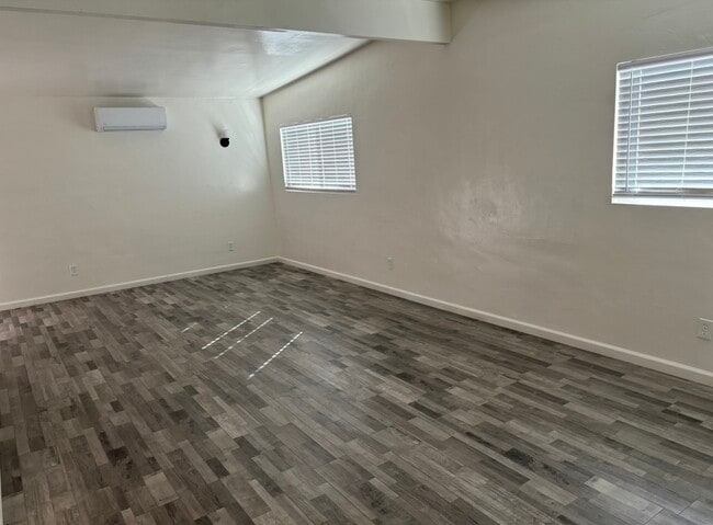 Photo - 479 W Ramona Dr