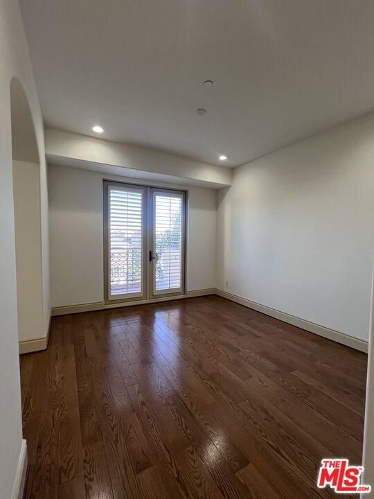 Photo - 137 S Spalding Dr Unit 402