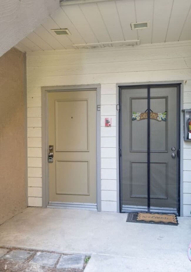 Photo - Remodeled, ground level, 1 bedroom, 1 bath condo in Lakeside Garden Grove Community Unit E