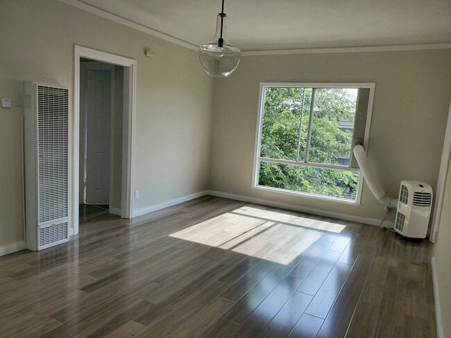 Photo - 844 N Hoover St Unit 12