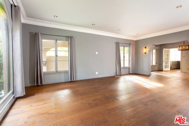 Photo - 153 N Arnaz Dr