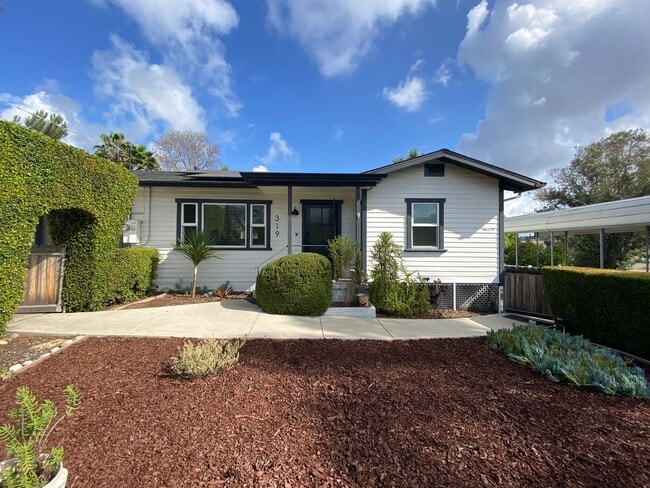 Building Photo - 3bd/2ba Single Story Fallbrook Home With A/C