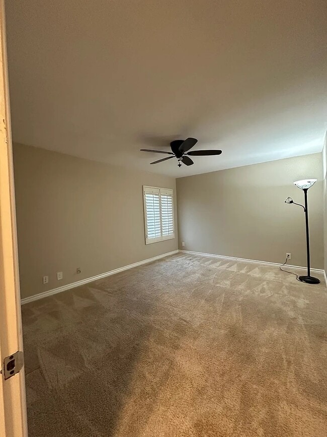 Photo - 11 Deerwood E