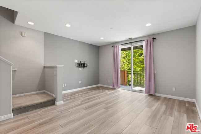 Photo - 8620 Belford Ave
