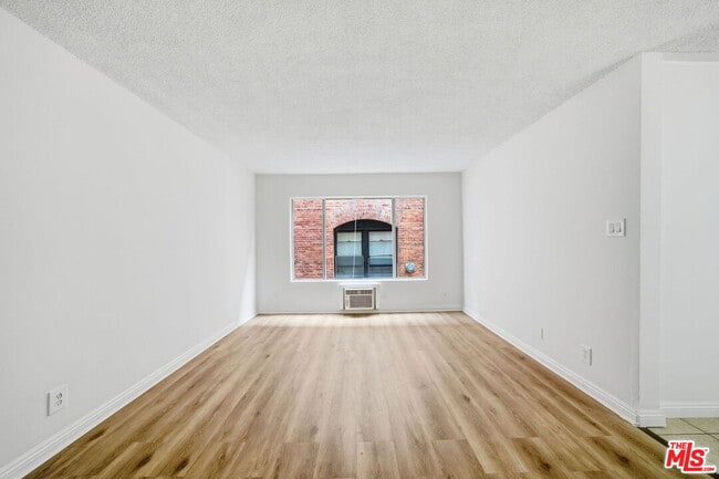 Photo - 4100 W 1st St Unit 206