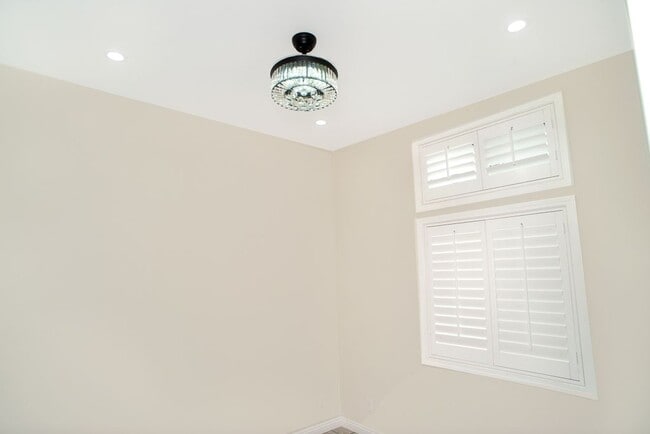 Photo - 13310 Glenoaks Blvd
