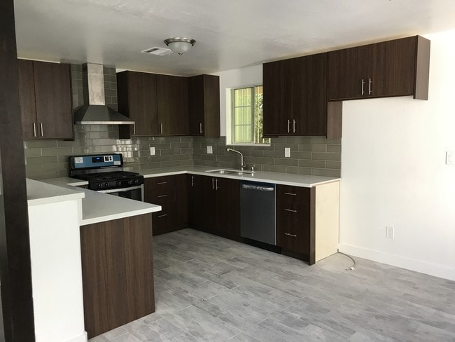 Photo - 1832 N Berendo St Unit 1832