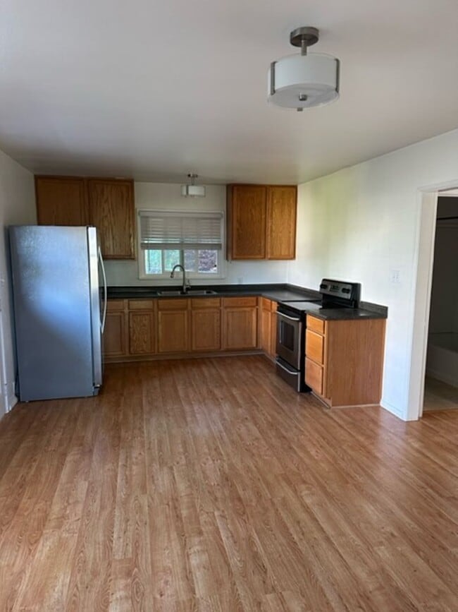 Photo - 320 Park Ave