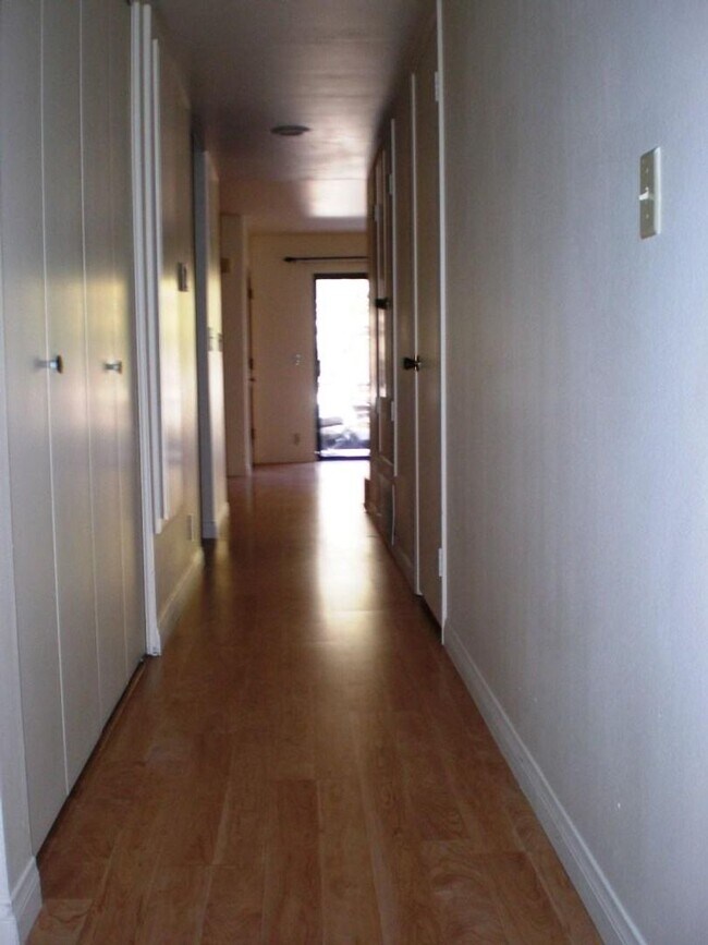 Photo - Camarillo 2 Bedroom Condo