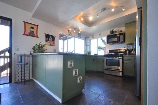 Kitchen - 3620 Verdugo Vista Ter