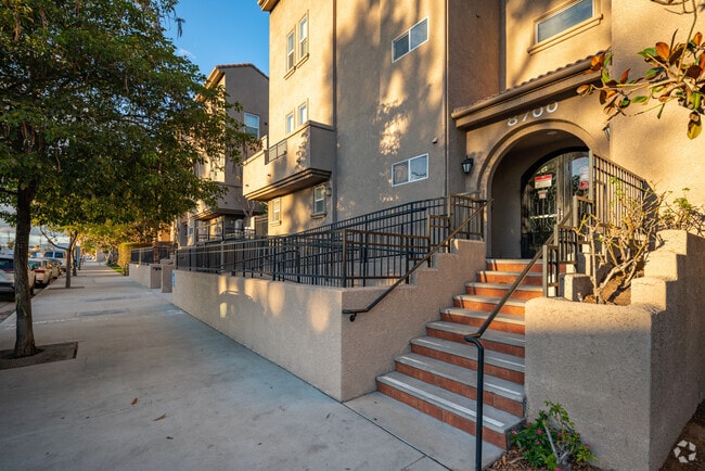 Entrance - Glenoaks Villas