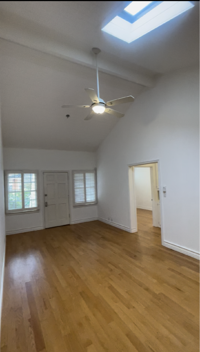 Entry - 1200 Pine Ave