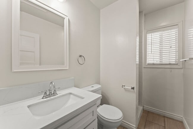 Photo - 4104 E 7th St Unit 6