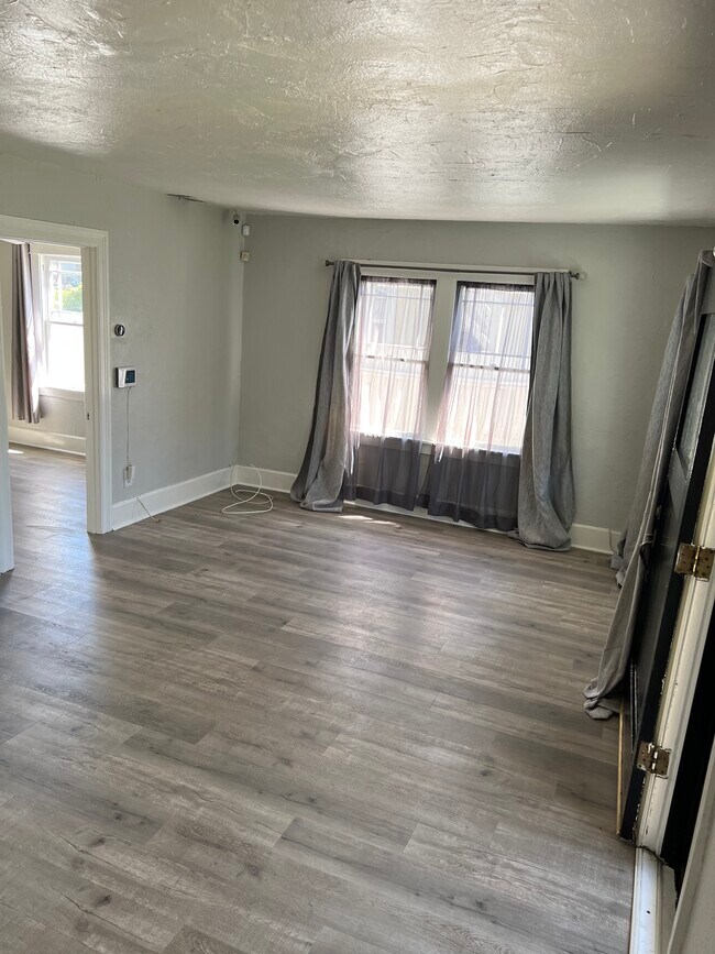 Photo - 22025 Galvez St